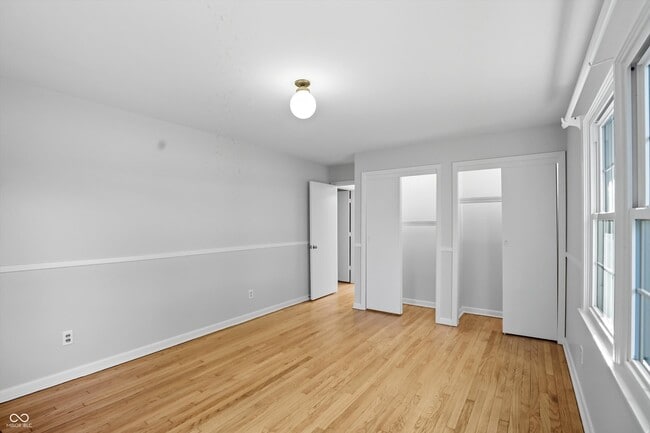 Building Photo - 2922 E Smoky Row