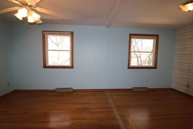 Building Photo - 848 Church Ave