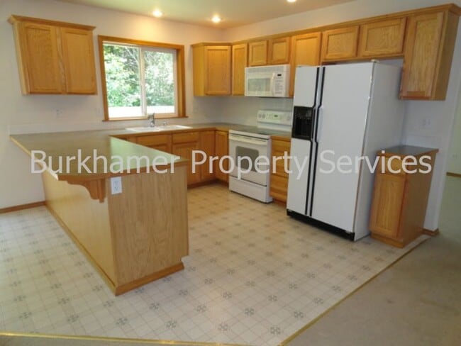 Building Photo - 173 Summit Place Dr