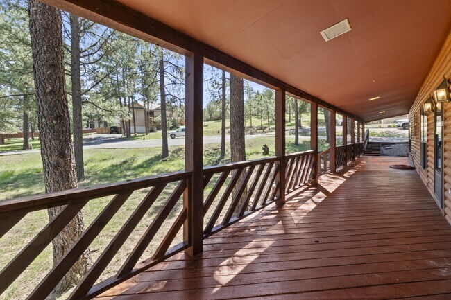 Building Photo - 103 E Miller Ct