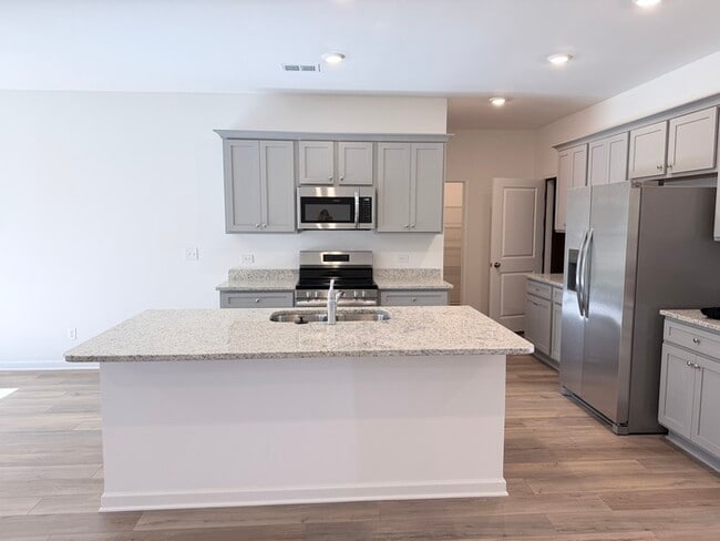 Building Photo - 522 Red Dragon Dr