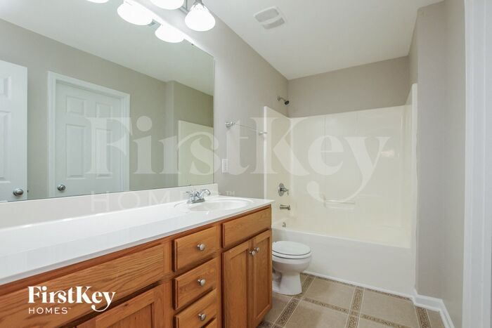 Building Photo - 4505 Lawrence Daniel Dr