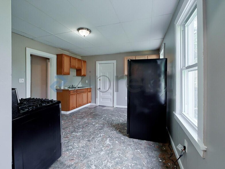 Building Photo - Unit 1