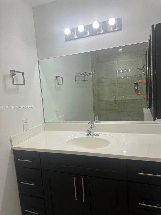 Building Photo - 1165 NW 125th Pl