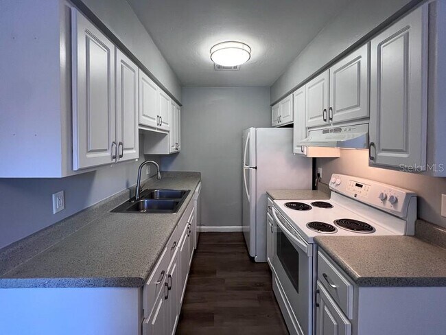 Building Photo - 2232 SW 39 Dr