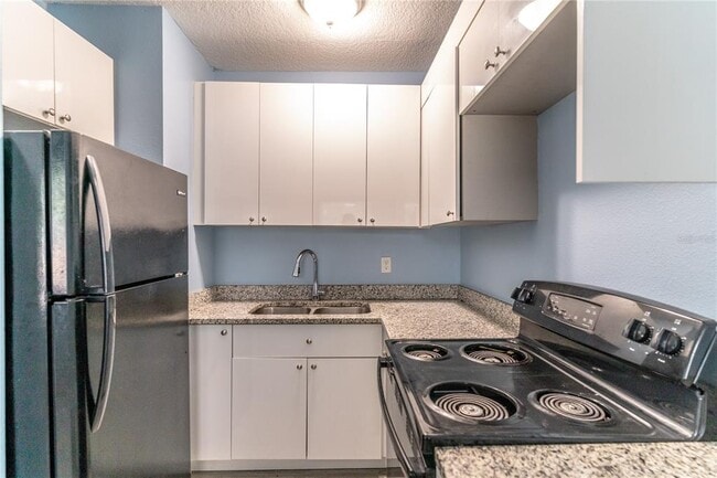 Building Photo - 1207 Cypress St