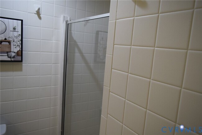 Building Photo - 422 W Clay St