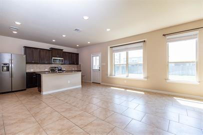Building Photo - Prime Location with Style, Space & Convenience!