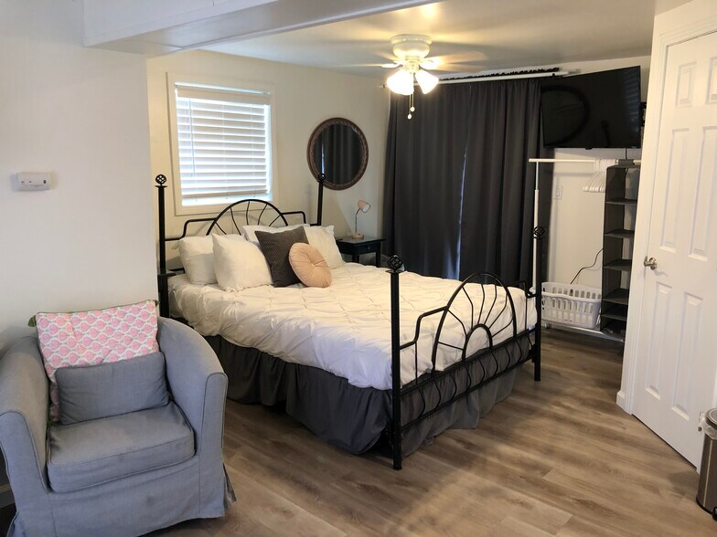 Building Photo - 2950 Columbia St