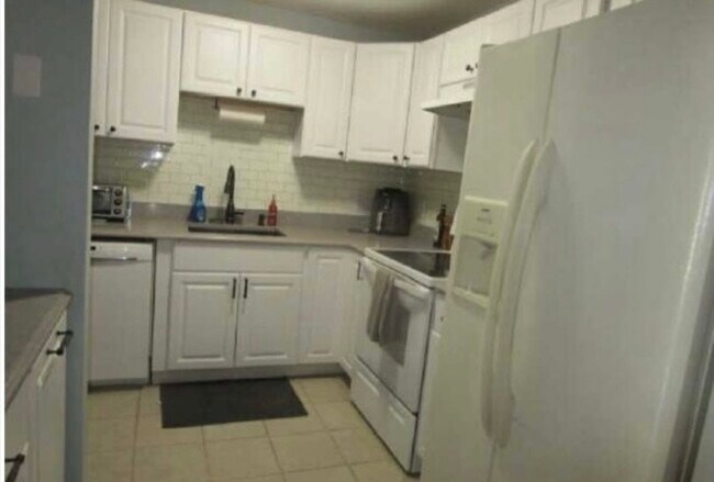 Primary Photo - 12 Timberwood Dr