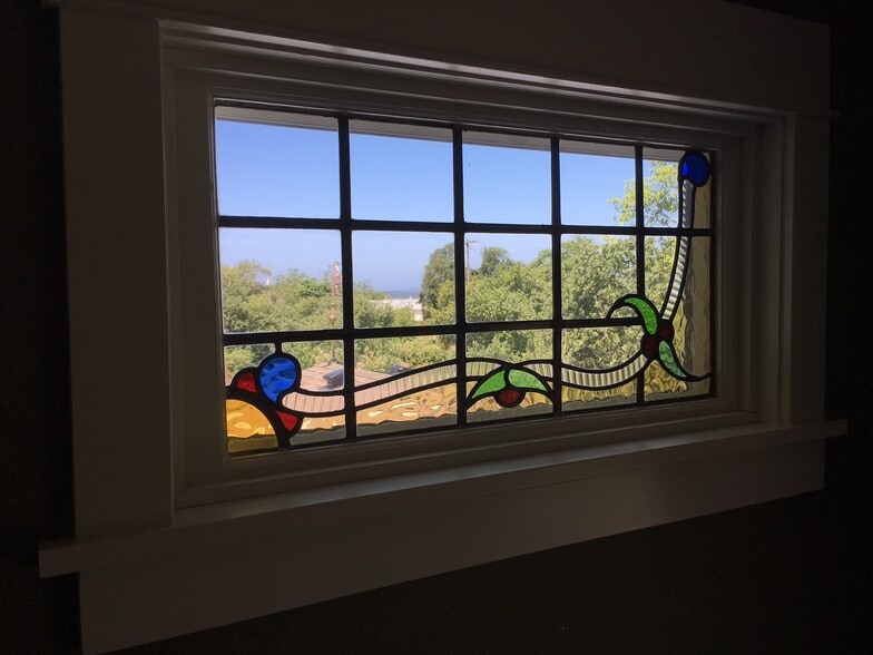 Livng room leaded Glass - 4940 Cedar St