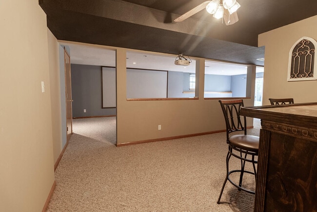 Building Photo - 1302 Look Out Ct