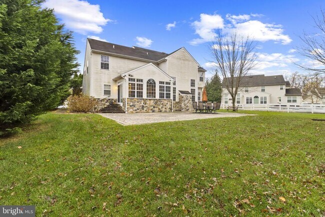 Building Photo - 144 Edgar Rd