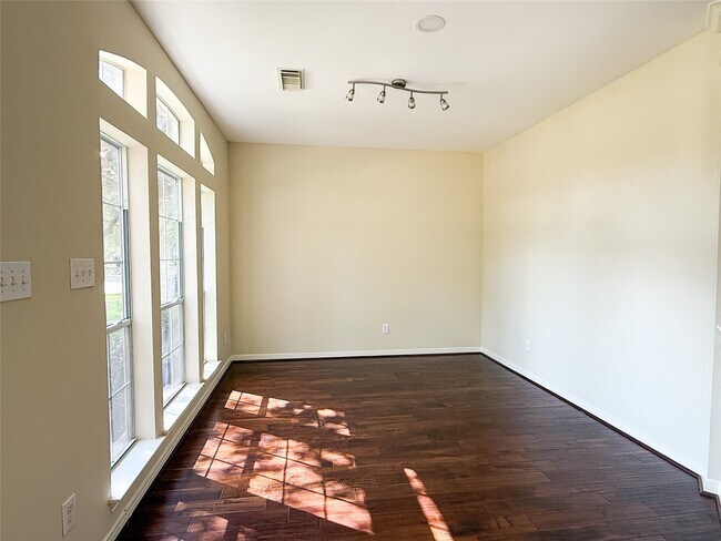 Building Photo - 1411 Flanders Field Ln