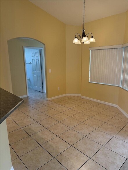 Building Photo - 11 White Oak Ln