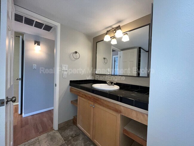 Building Photo - 3637 E Monterosa St