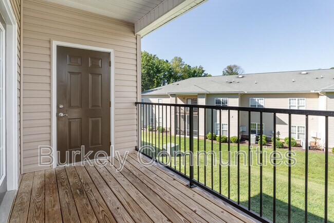 Building Photo - 104 Thornton Ct