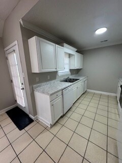 Building Photo - 18 Hedgefield Dr