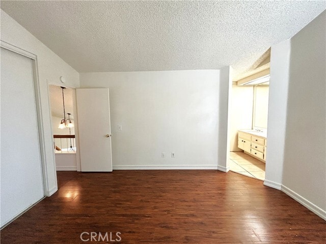 Building Photo - 3214 Canary Ct