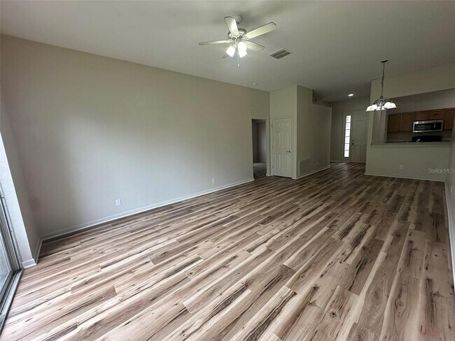 Building Photo - 14757 Wake Robin Dr