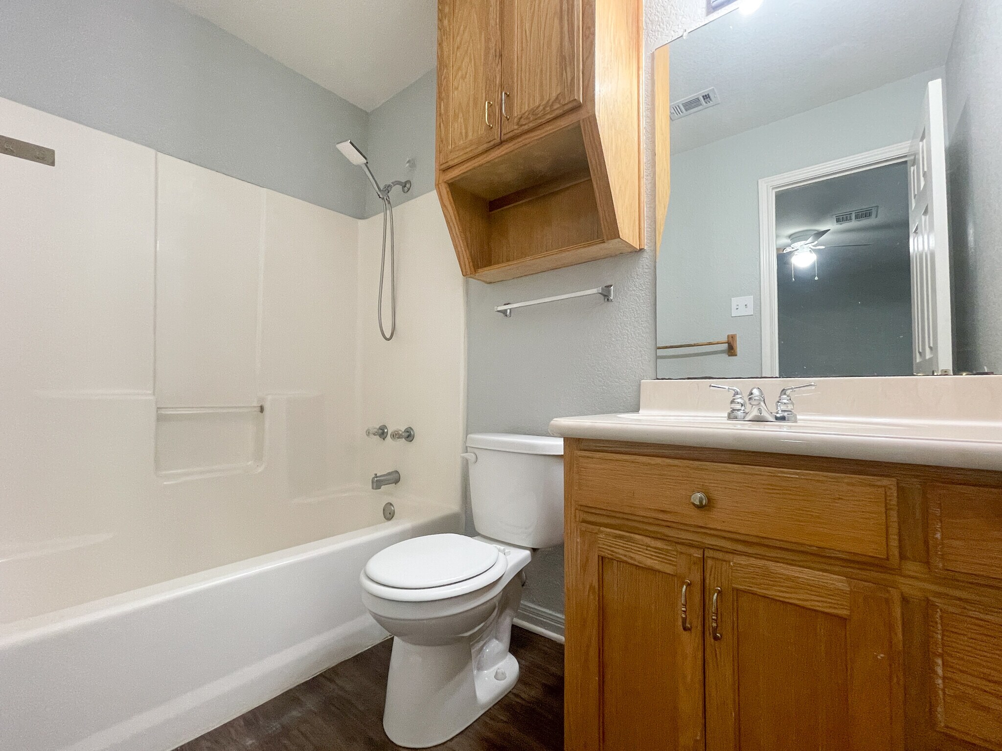 Building Photo - 180 Spring Water Ln
