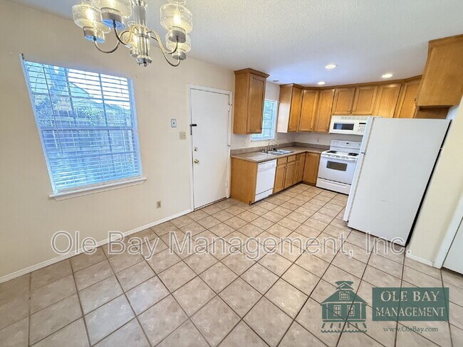 Building Photo - 120-D Du Rhu Dr