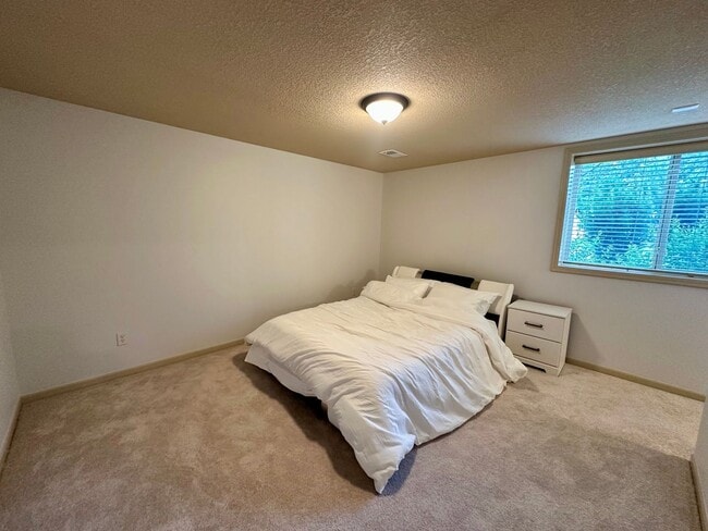 Building Photo - {9003} Wilshire Farms Reverse 1.5 Story Ho...