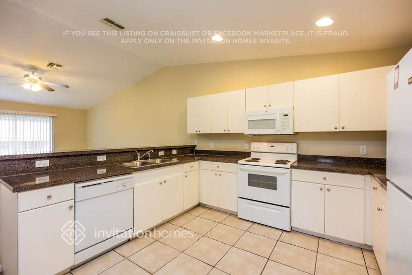 Building Photo - 4824 Leonard Blvd S