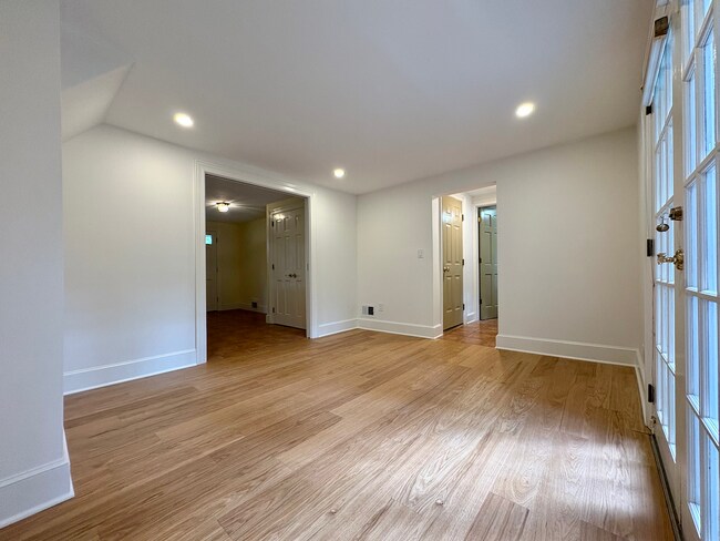 Building Photo - 41 Feather Ln