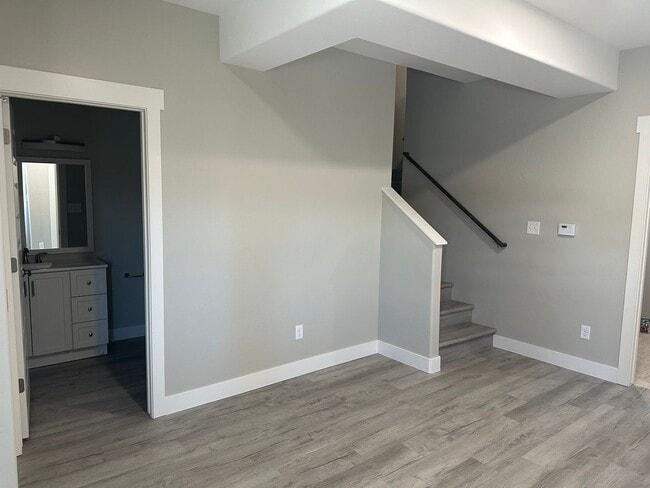 Building Photo - Available Now – Beautiful 3 Bed, 2.5 Bath Townhouse!!!