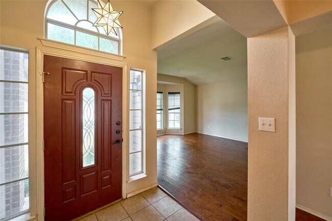 Building Photo - 2712 Settlement Dr