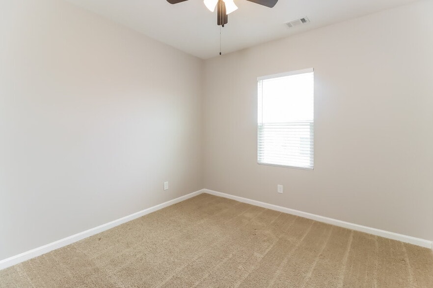 Building Photo - 1062 Cold Water Dr