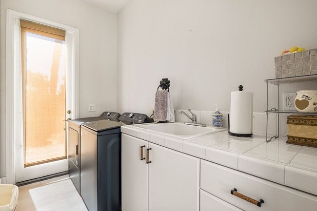 Building Photo - 81550 Tiburon Dr
