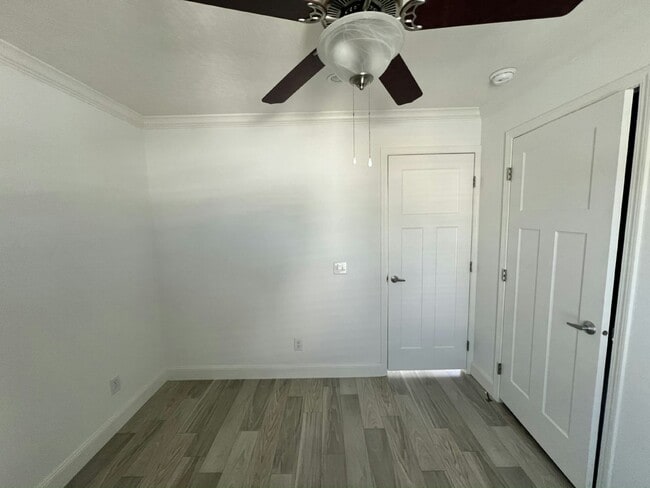 Building Photo - 16 Carl St