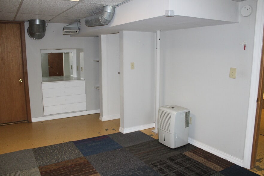 Downstairs bedroom #2 - 1413 W Main St