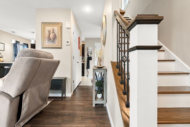 Building Photo - 98 Poplar St