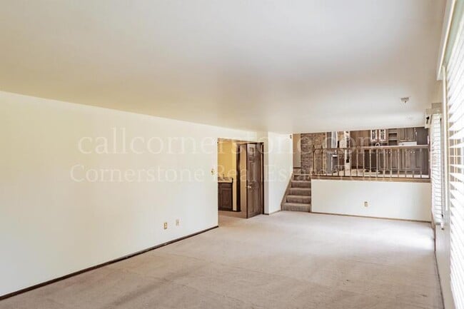 Building Photo - 3427 Clubheights Dr