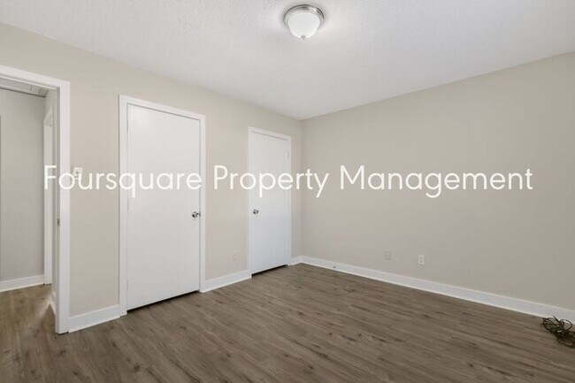 Building Photo - Comfortable 3-Bedroom Multi-Family Home with Open Floor Plan, Hard-Surface Flooring & Private Par...