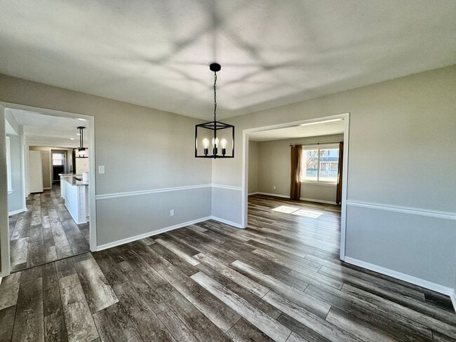 Building Photo - READY NOW!! Updated 5-Bedroom Home w/Fenced Backyard, Attached Garage  & Sunroom - Pet Friendly!