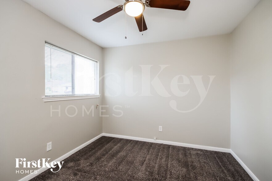 Building Photo - 7206 Foxmar Ln