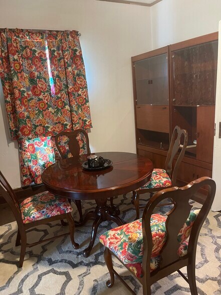 Building Photo - 504 Glover St