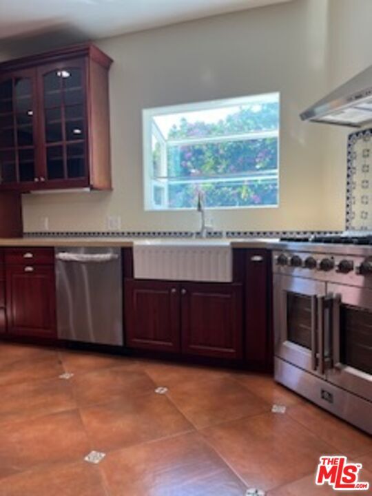 Building Photo - 8302 S Sepulveda Blvd