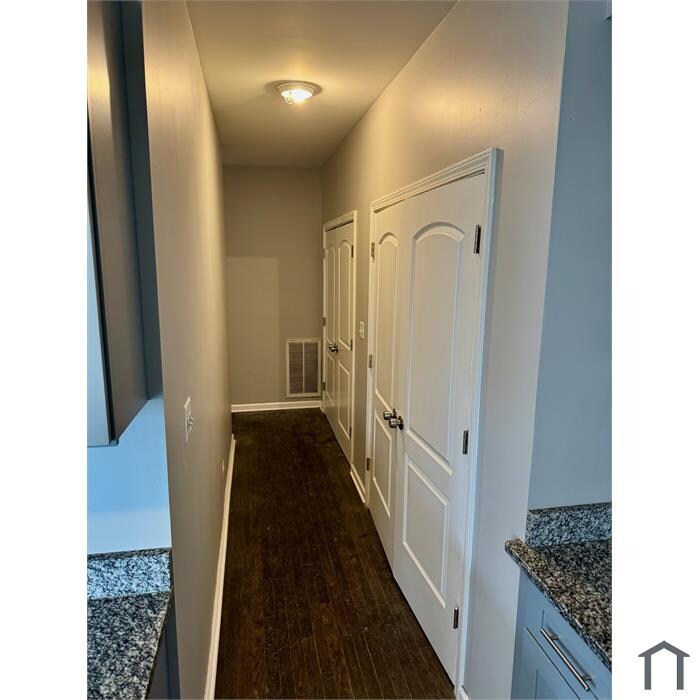 Building Photo - 4209 W Jackson Blvd