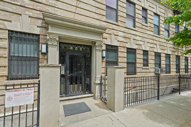 Building Photo - 305 W 150th St