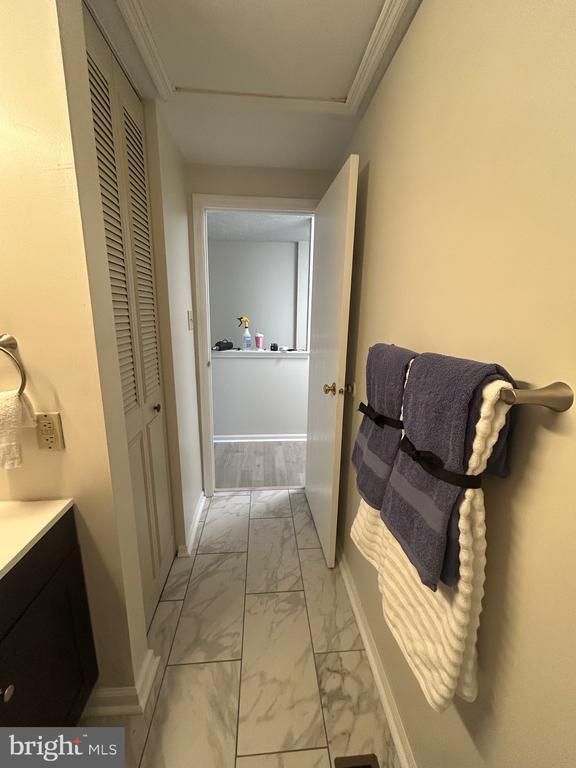 Building Photo - 41 Vanderbilt Ct