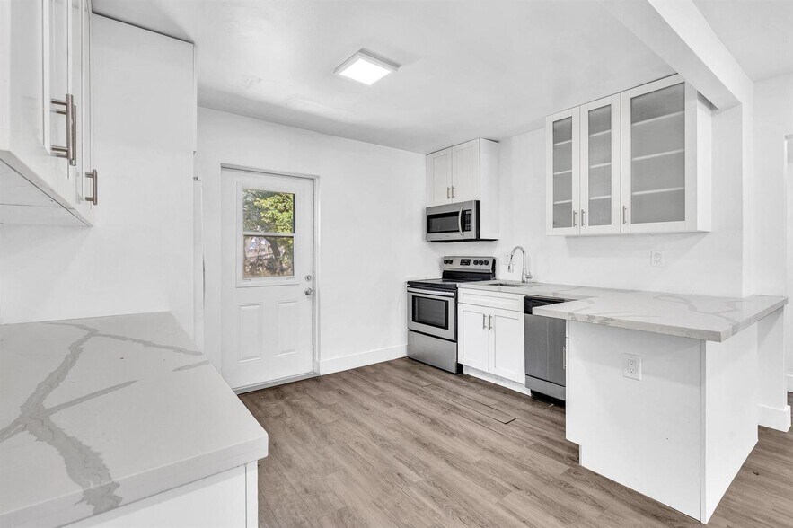 Building Photo - 1845 Sherman St