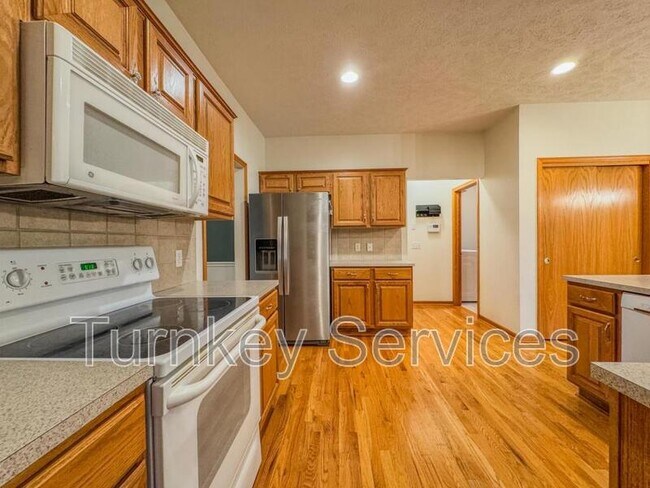 Building Photo - 15222 Curtis Ave