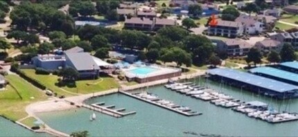 Building Photo - 426 Yacht Club Dr