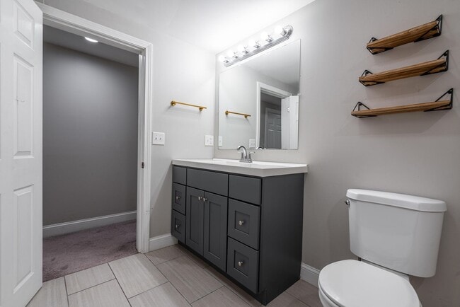 Building Photo - 295 Huxley Ave