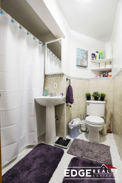 Building Photo - 16 Greylock Rd